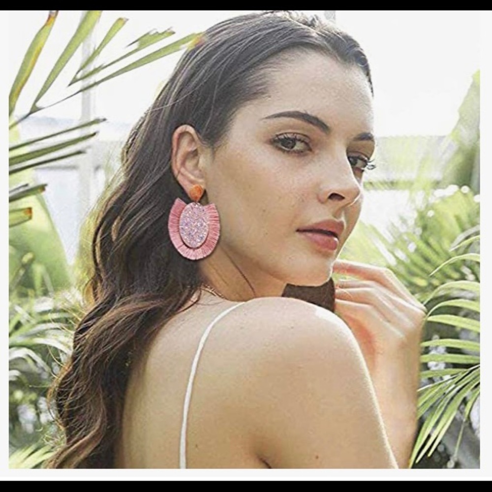 🆕 Pink Fanned Tassel Glitter Drop Earrings - Picture 8 of 8